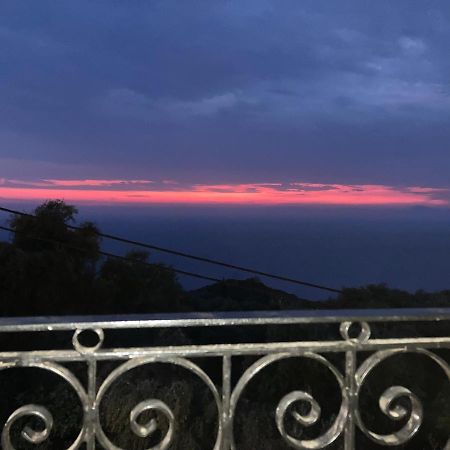 Dielino Amazing Sunset View Pentátion Buitenkant foto
